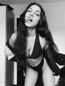 Aria Khan exclusive onlyfans leaked nudes